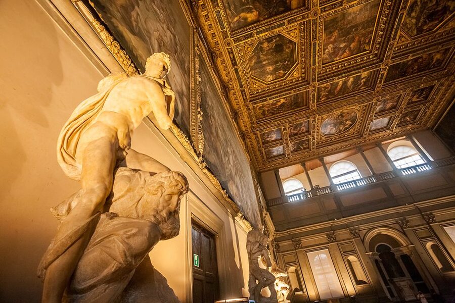 Palazzo Vecchio 90-Minute Morning Guided Tour - Salone dei 500: the Medici-era room that signals seriousness