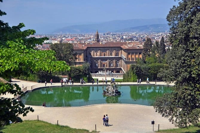 Palazzo Vecchio, Palazzo Pitti and Boboli gardens private tour - Pickup, Timing, and What a Private 4-Hour Tour Really Means