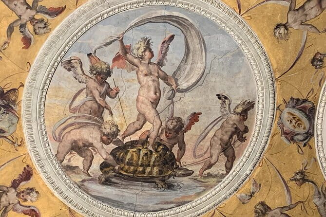 Palazzo Vecchio Tales - into Medici's secrets and mythology simbols - Meeting at Piazza della Signoria and planning your timing