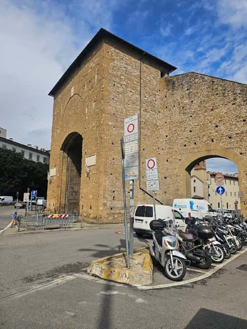 Panoramic Florence from Porta Romana to P.zzale Michelangelo - The electric golf cart: comfortable touring, but still a hill climb