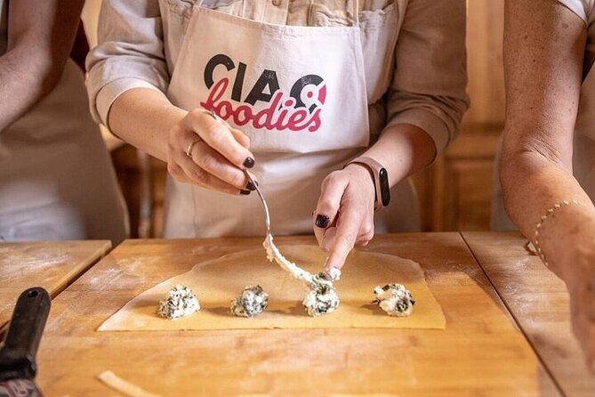Pasta & Tiramisu Cooking Class + Italian Market Tour in Florence - Taste breaks, Tuscan appetizers, and the chef’s stories