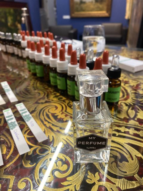 Perfume Creating Workshop in the city center - Your blending session with luxury notes and guided choices