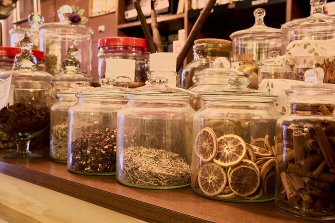 Perfume Making Workshop in the Heart of Florence - What happens in the 1–1.5 hour session