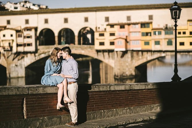 Photo Shoot in Florence with a Professional Photographer - How the photographer helps you look natural (especially if you hate posing)