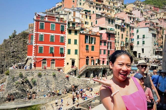 Pisa and Cinque Terre Day Trip from Florence in a Small Group - Riomaggiore, Vernazza, Manarola: How This Itinerary Feels in One Day