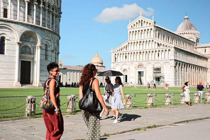 Pisa, Siena, San Gimignano and Chianti: Tuscany Day Trip by minivan - The guide reality: English-speaking driver, but not full-on guided sightseeing