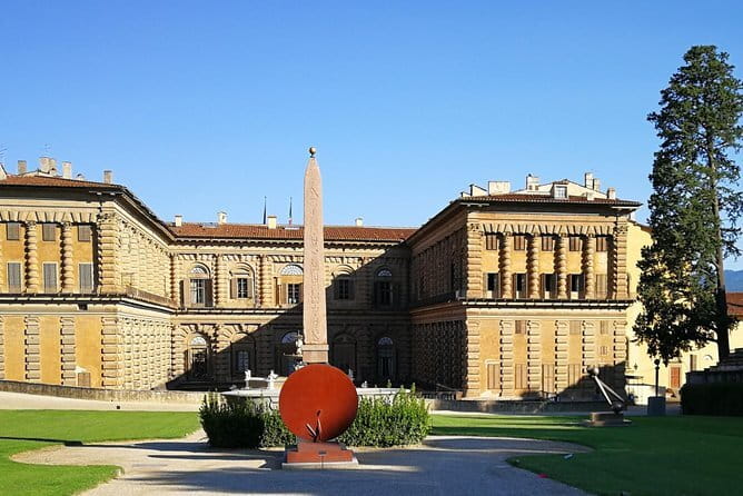 Pitti Palace, Boboli Garden & Palatina Gallery Guided Tour - Meeting at Piazza de’ Pitti: The Small-Group Sweet Spot