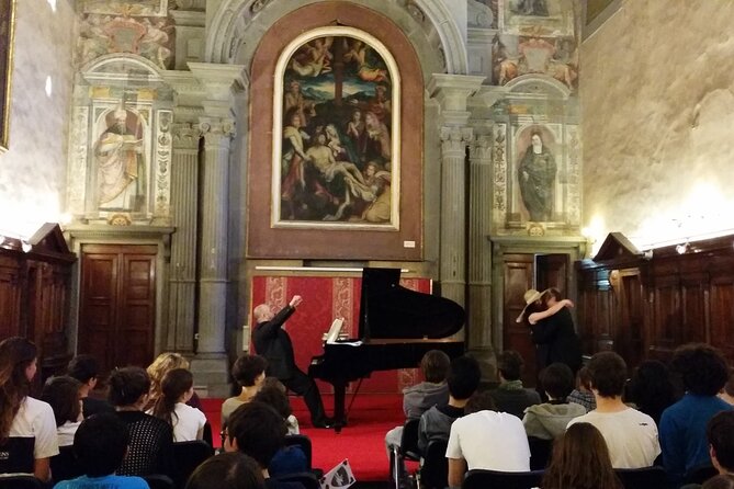 Pizza Dinner and Italian Opera Arias Concert in Florence - Santa Monaca Church opera arias: voices, repertoire, and acoustics