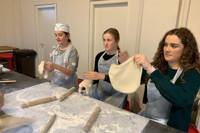 Pizza & Gelato Making Cooking Class in Florence - Pizza Dough Lessons at Via Panicale: How the Experience Starts