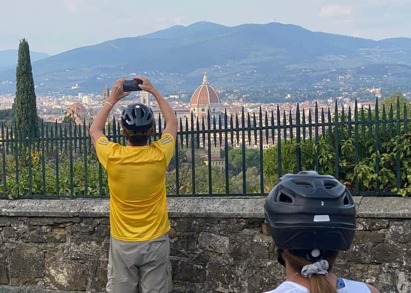 Premium Chianti E-Bike Tour, Food Wine Tasting + Photo shoot - Piazzale Michelangelo: where you trade traffic stress for a photo moment