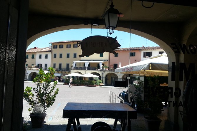 Private Chianti Classico Tour with wine and food tasting in a Historic Estate - The drive along Chiantigiana roads: comfort helps the day feel easy
