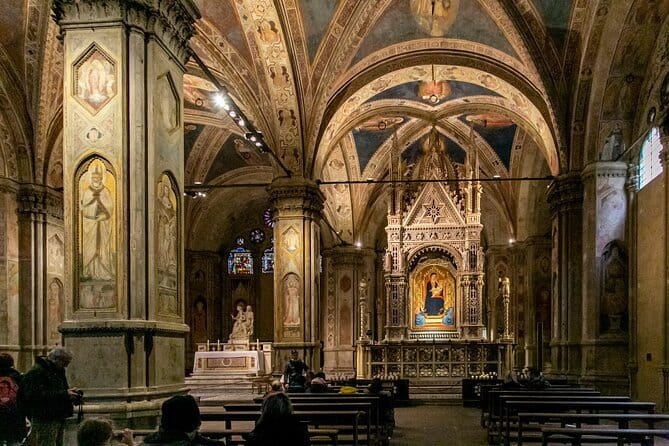 Private Exclusive Tour of Florence main attractions with local licensed Guide - Palazzo Vecchio and Piazza della Signoria: Where Politics Meets Art