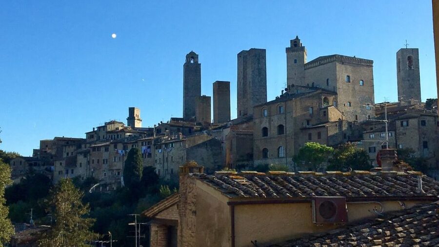 Private Guided Tour in San Gimignano - San Gimignano in 2 hours: what this private walk really delivers