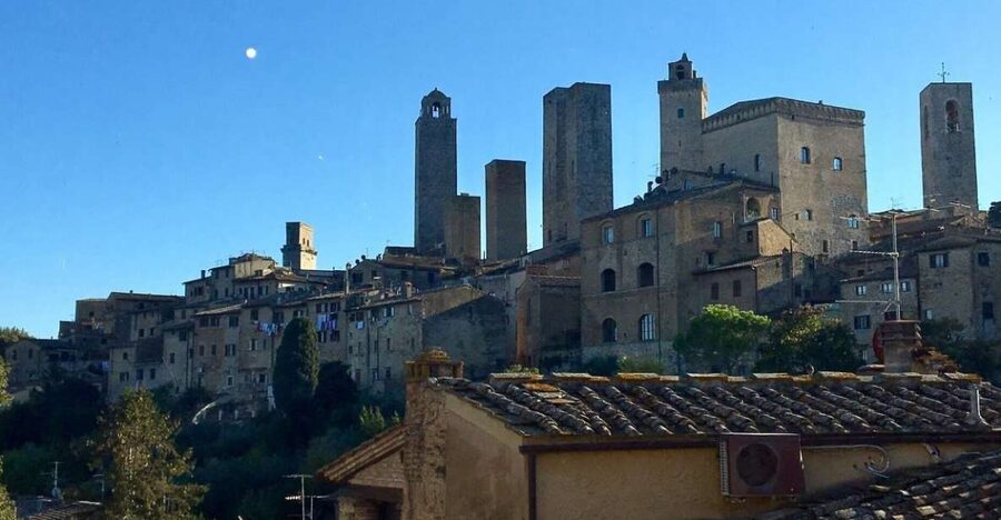 Private Guided Tour in San Gimignano - Piazza della Cisterna: ice cream, civic space, and the Devil’s Tower legend