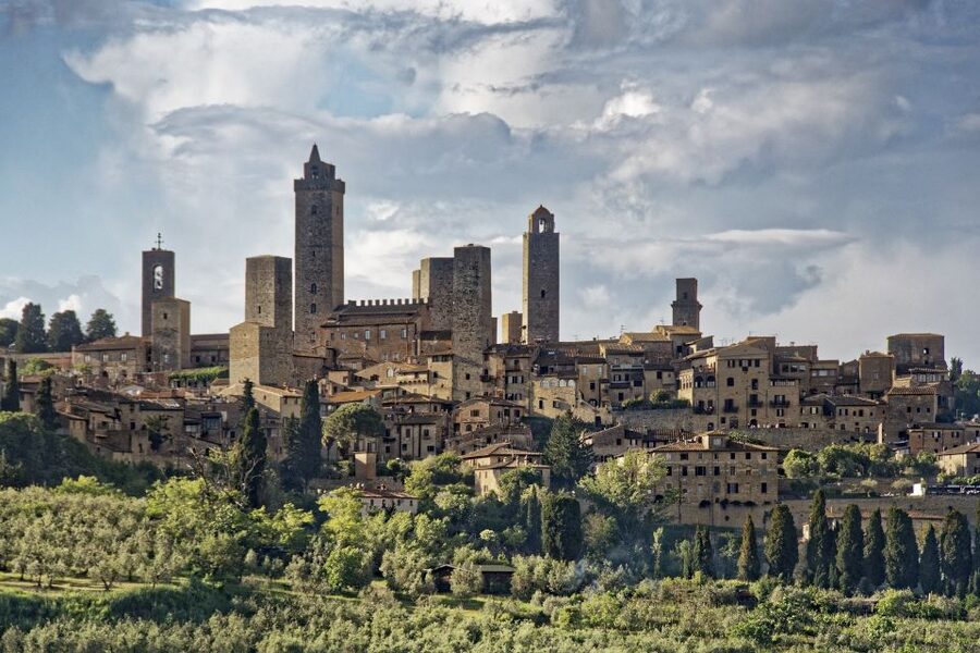 Private Guided Tour in San Gimignano - Timing, pacing, and comfort on a short walking loop