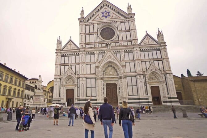 Private Guided Tour of Florence Basilicas and Their Cloisters - Piazza della Signoria and the Medici thread
