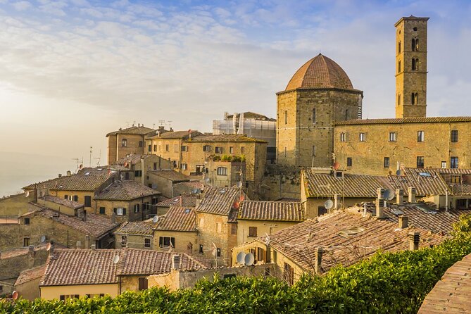 Private guided tour of the medieval village of Volterra - Stop 4: The Medieval Center Walk Inside the Walls