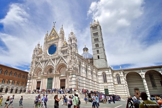 Private guided tour: Siena San Gimignano and Chianti - Castellina in Chianti and Via delle Volte: old-town texture in the wine area