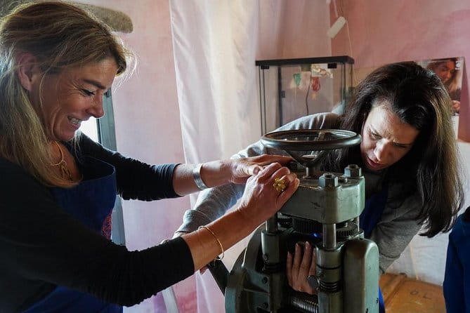 Private jewelry class in Florence, Tuscany, Italy (4 hours) - A private goldsmith workshop an hour from Florence