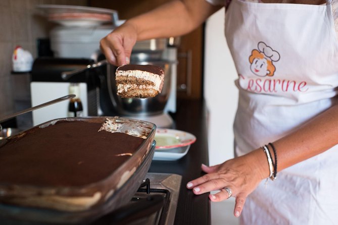 Private Pasta & Tiramisu Class at Cesarina's home in Florence - Getting there: meeting point in Florence and staying flexible