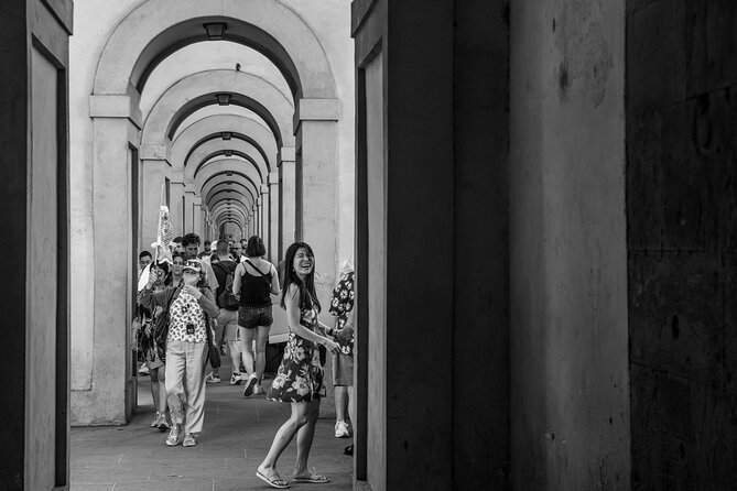Private Photographic Experience in Florence minimum 2 people - What You Get: 20 Edited Photos in Color and Black-and-White