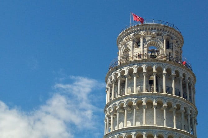 Private Pisa and Lucca Half Day Tour from Florence - Puccini stories and the best street for seeing Lucca fast: Via Fillungo