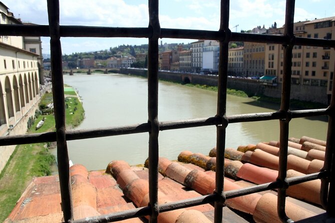Private Skip-the-Line Uffizi Gallery and Vasari Corridor Tour - Corridoio Vasariano: Florence’s Elevated Secret Passage