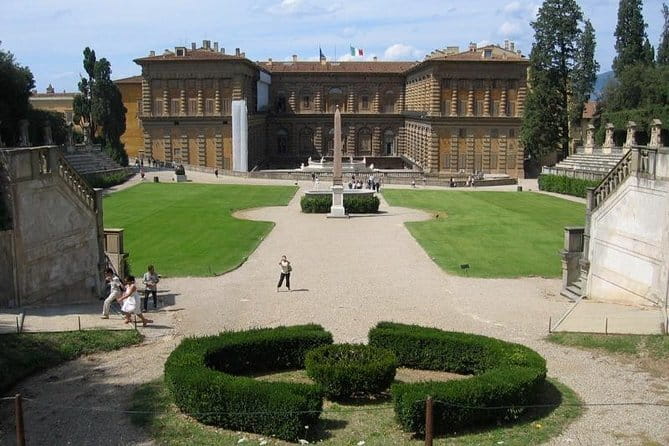 Private tour Dan Brown Inferno Tour of Florence - Meeting the Guide, Staying on Track, and Getting Oriented Fast
