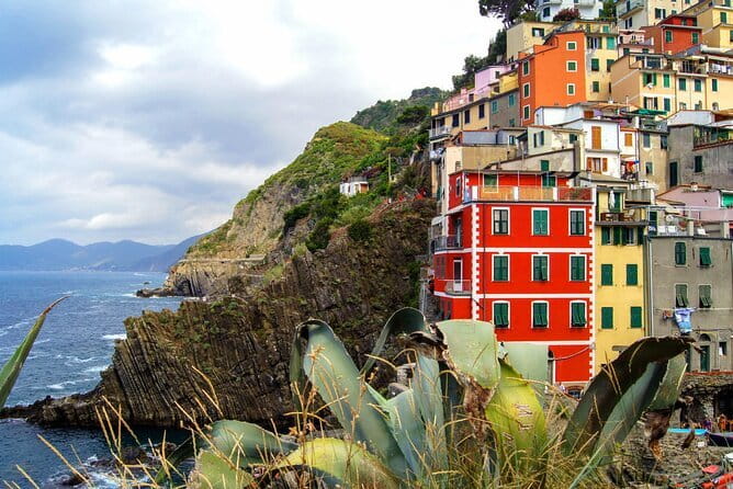 Private Tour from Florence Cinque Terre with Tower of Pisa - Manarola: colorful tower houses and a slower village start
