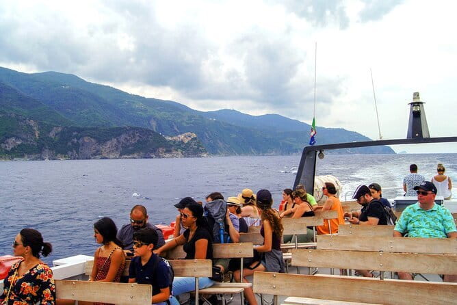 Private Tour from Florence Cinque Terre with Tower of Pisa - Vernazza: the best bay time (and the lunch question)