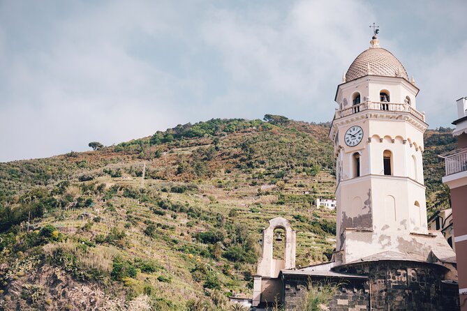 Private Tour from Florence to Pisa and Cinque Terre - Riomaggiore: Historic Streets and Vineyard-Wine Energy