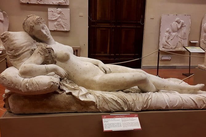 Private Uffizi and Accademia Time Entry Hidden Art Walking Tour - Price and value: is $300+ reasonable for this format?