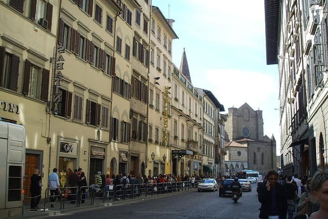 Private Walking Tour Secrets of Florence - Starting at Apple Firenze: A Convenient Anchor in Piazza della Repubblica