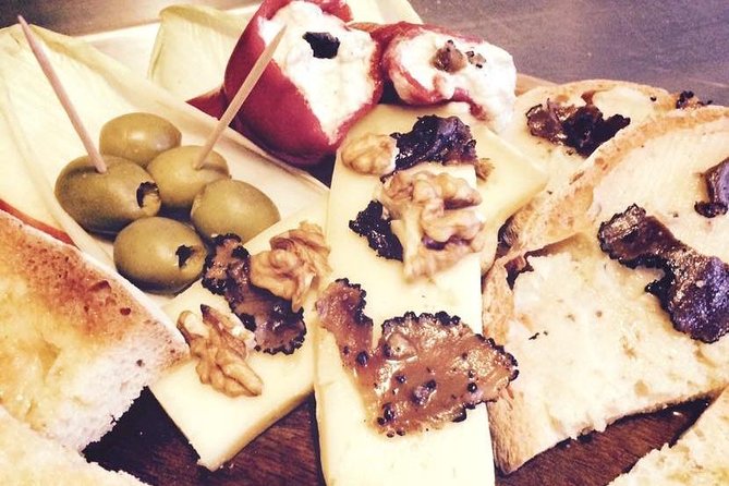 Private Wine & Evo oil tasting with Truffle Meal - Should you book Podere la Marronaia’s truffle wine and oil tasting?