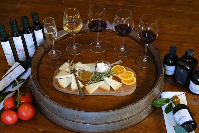 Private wine, Extra Virgin Olive Oils & Cheese Tasting - A private wine and olive oil stop with real farm vibes