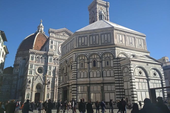 Renaissance & Medieval Florence Guided Walking Tour plus mobile App - Pitti Palace and the other side: switching gears from big monuments to neighborhoods