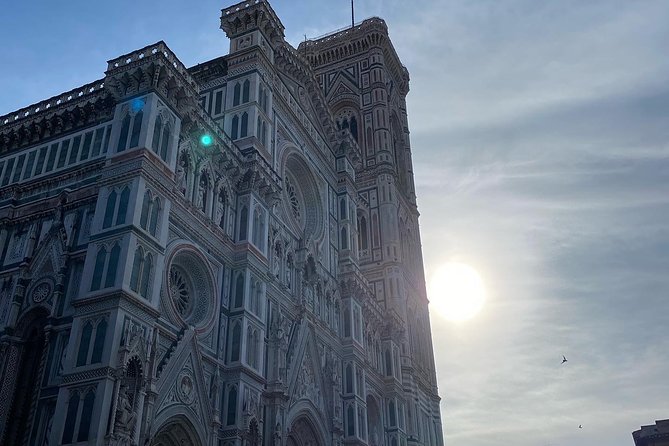 Renaissance Secrets with Elvis - Walking experience - How Elvis (and Other Guides) Keep It Engaging