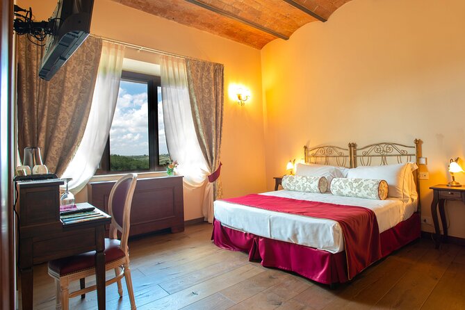 Romantic Escape in Tuscany - Overnight and Wine Tasting - Hotel Torciano and San Gimignano: a romantic base with real convenience