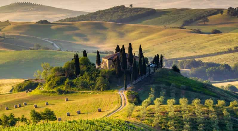 ROMANTIC WINE TOUR FOR 2 - Wine Tour in Chianti (Tuscany) - Michelangelo Square: the Florence viewpoint you’ll actually use