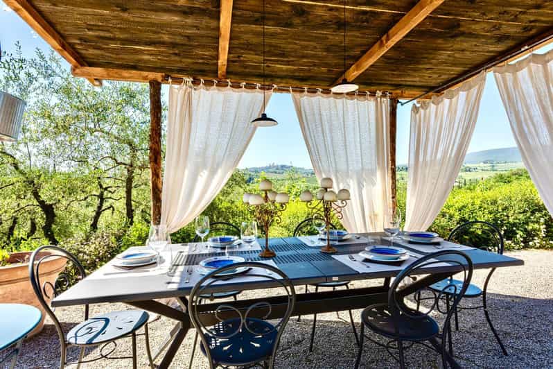 San Gimignano: Home Restaurant Luxury Dinner with Wine - The Included Chianti Wine: How Much You Actually Get