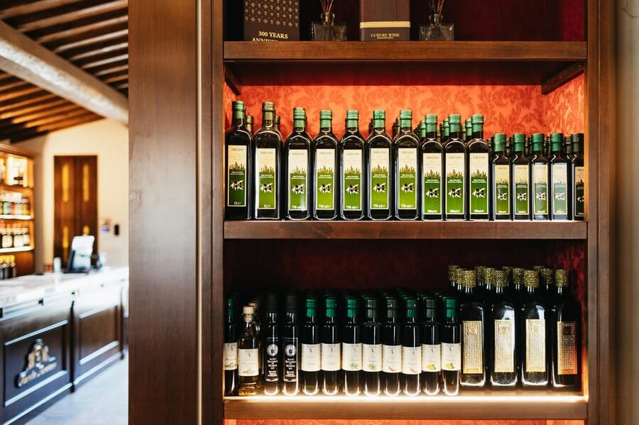 San Gimignano: Tuscan Vineyard Lunch with Wine Tasting - Photos and a Stroll Through Gardens and Vines