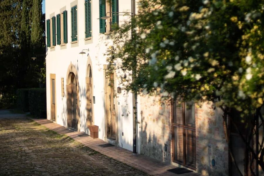 San Gimignano: Wine and Food Tasting in a Family Winery - Logistics in San Gimignano: transfers, meeting point, and comfort