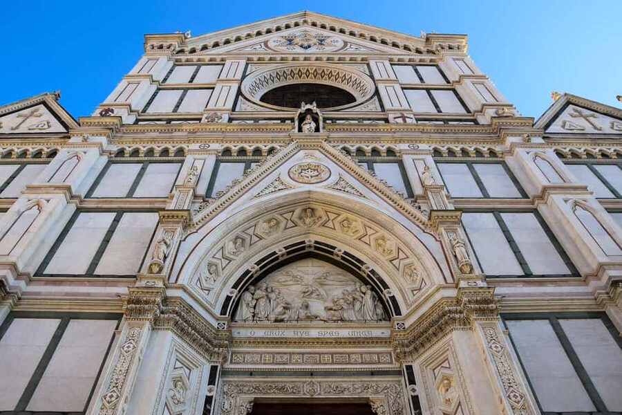 Santa Croce Basilica Guided Tour - Finding Santa Croce fast: Dante’s statue and the right entrance