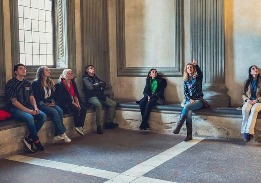 Santa Croce Church Guided Tour in Florence - Bell Tower, Crypt, and all 16 chapels: how the hour stays coherent