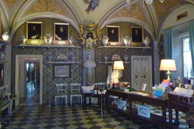 Santa Maria Novella: the Church, the Pharmacy, the Museum - Santa Maria Novella Square: Getting the Outside Story