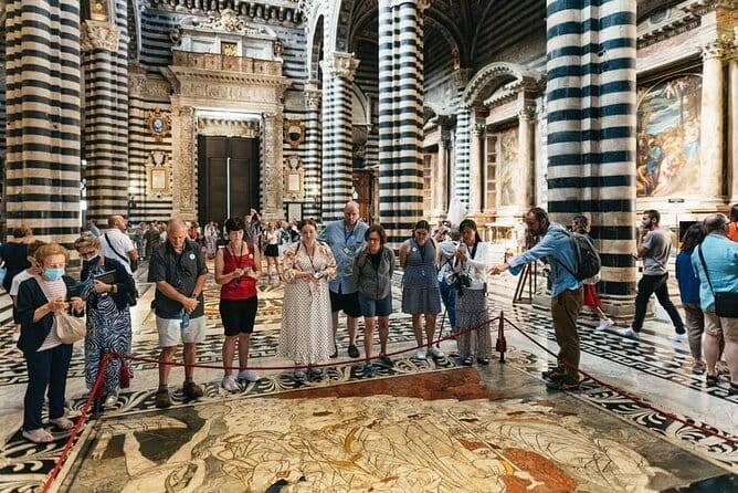 Siena and San Gimignano: Small-Group Tour with Lunch from Florence - San Gimignano’s towers: using your free time well