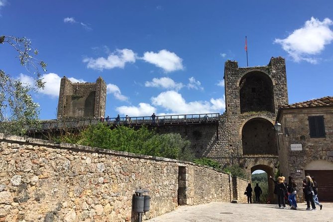 Siena and San Gimignano Tour from Florence - The guide factor: safe driving and real stories (especially with Francesco)