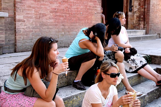 Sit and walk Florence tour with Gelato - Stop 1: Ponte Vecchio in About 10 Minutes