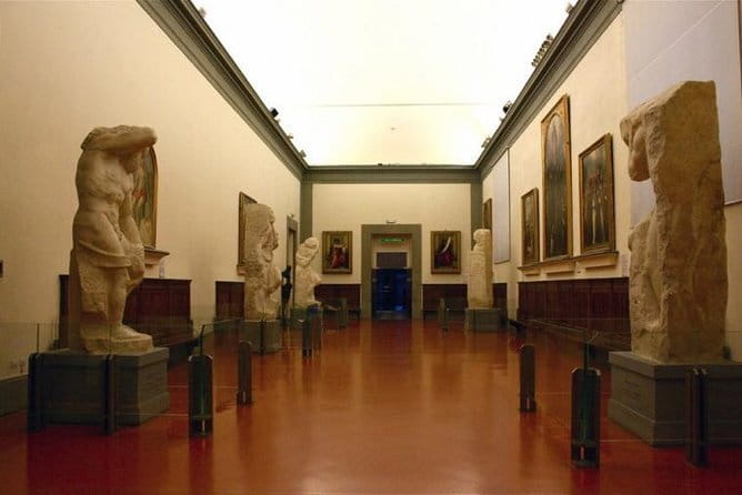 Skip The Line Florence Accademia Gallery Tickets with Priority Entrance - Crowds management: early tickets really do change the day