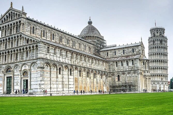 Skip-the-Line Guided Tour of Michelangelo’s David in Florence - Mario Gesu’s guided style: interactive, personal, and philosophical
